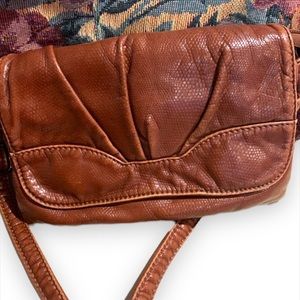 Cross body brown leather purse